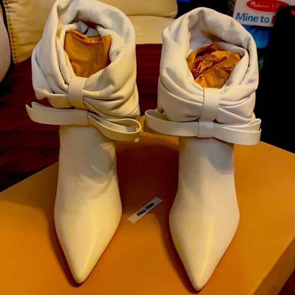 Women’s shoes - Picture 1 of 15